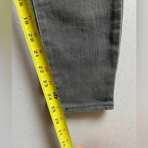 Levi’s 711 low rise skinny distressed black denim jeans Sz  26 - Picture 9 of 9